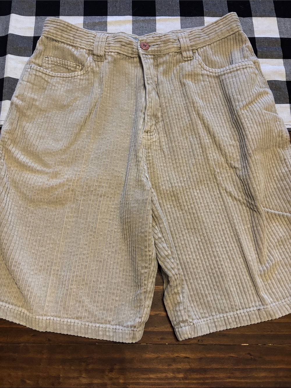 Billabong vintage corduroy shorts 32 tan